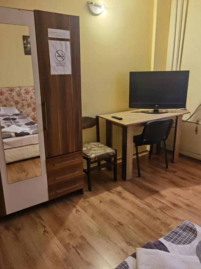 House For Guests And Friends Hotell Svisjtov Eksteriør bilde